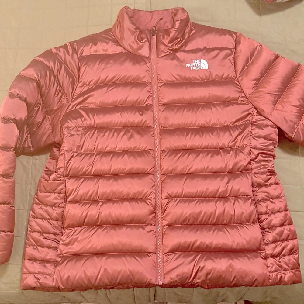 Women’s NorthFace Puffer Coat Size XXL Metallic Rose Color